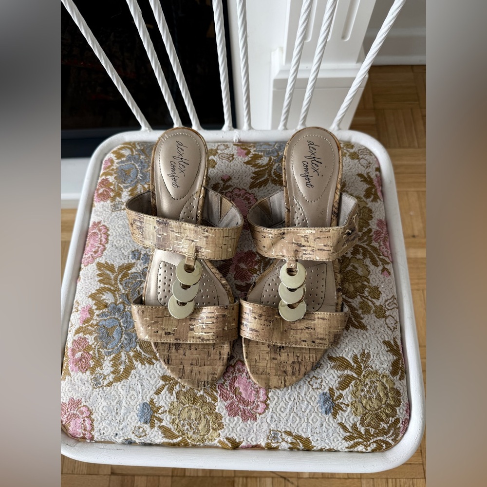DexFlex Comfort Cork Wedge Sandals with Gold Discs | Size US 6